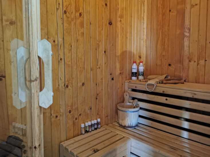 cazare cabana pestera cu sauna